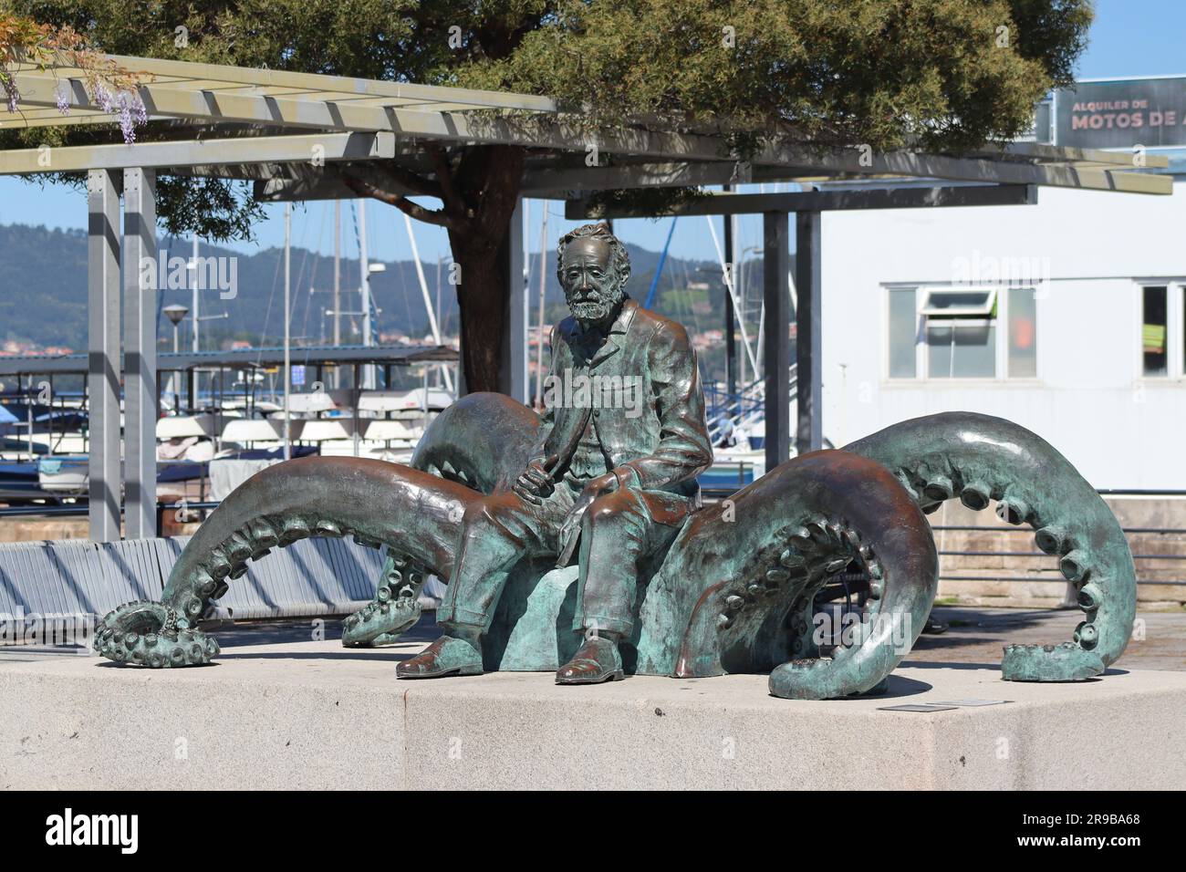 Upon the centenary of Jules Verne’s death in 2005, Association of Women Entrepreneurs of Pontevedra commissioned this sculpture by José Morales. Stock Photo