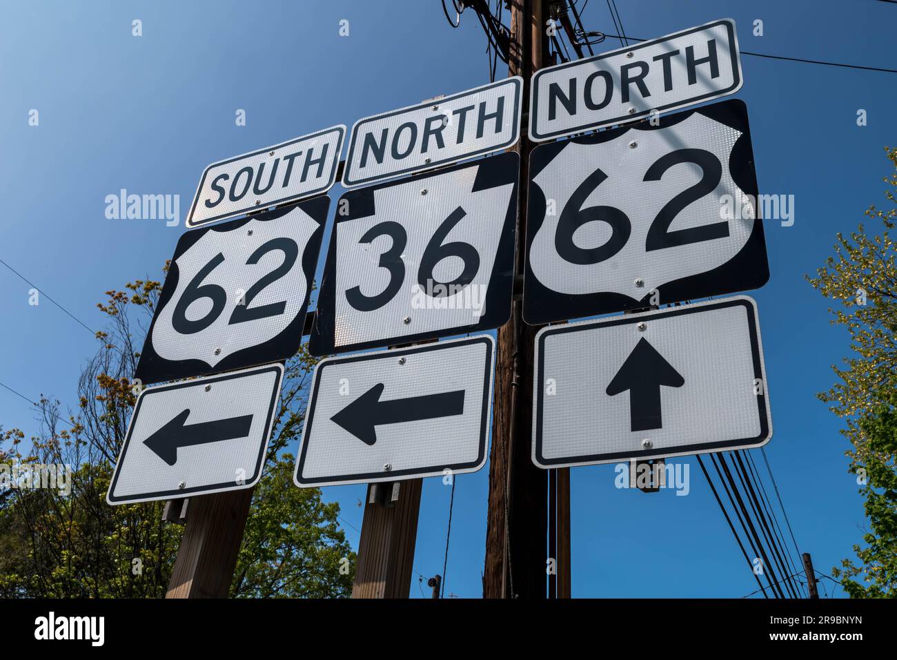 Directional traffic signs hi-res stock photography and images - Alamy