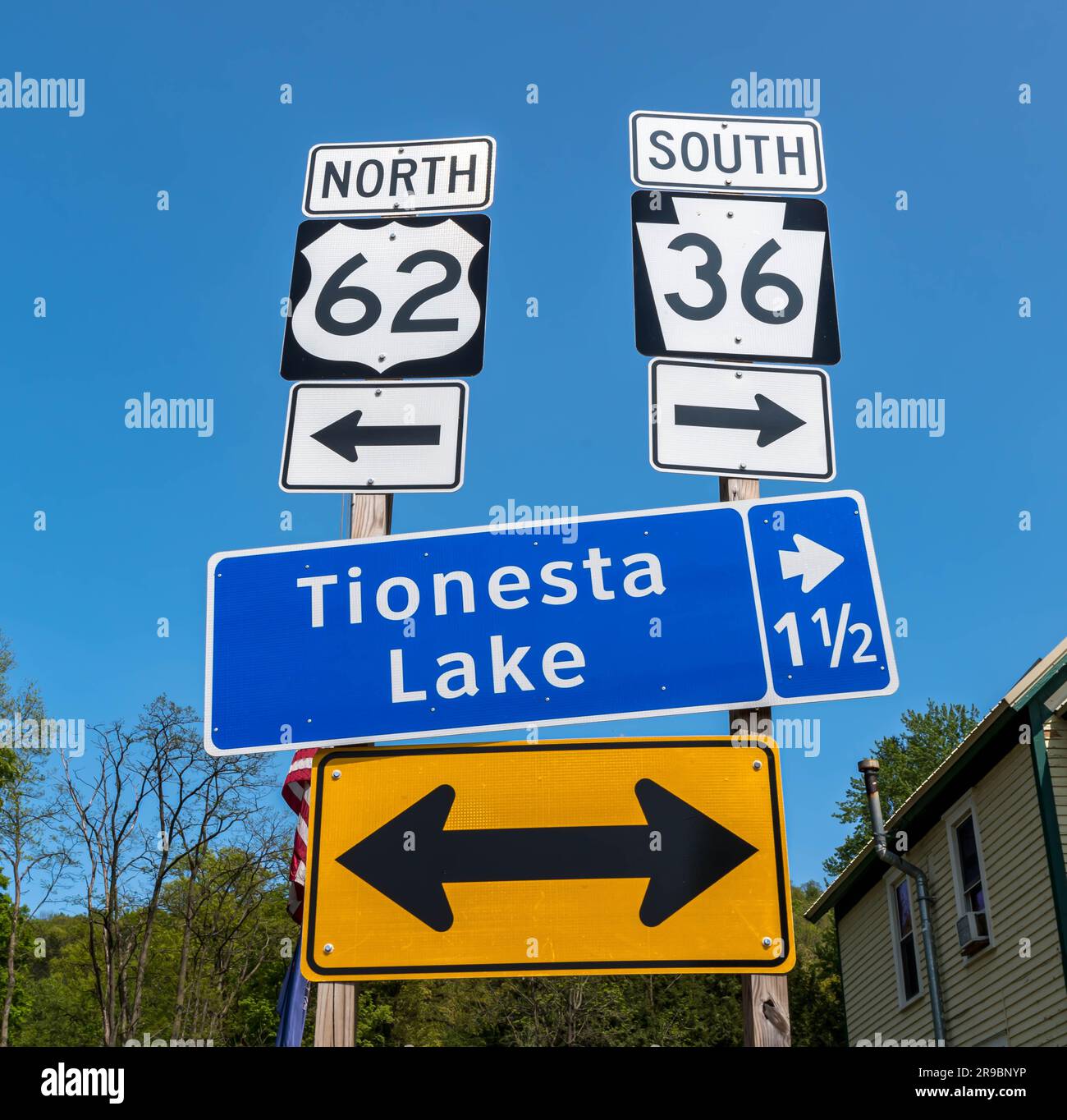 Directional traffic signs hi-res stock photography and images - Alamy