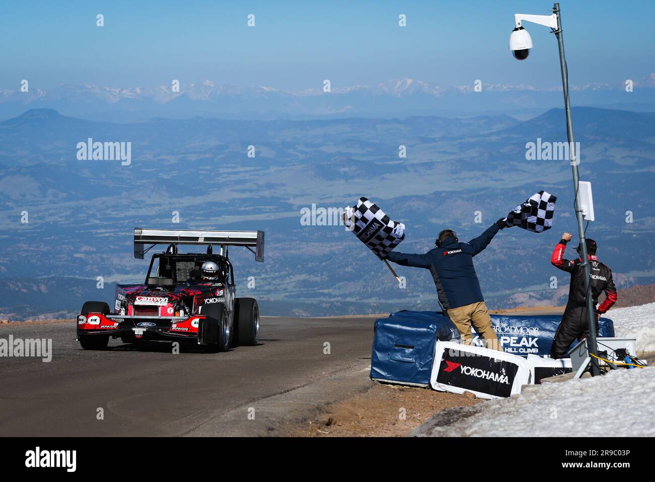18 Codie Vahsholtz (USA), Ford Open Vahsholtz Custom, Open Wheel, action chequered flag, drapeau a damier finish line, arrivee, during Pikes Peak International Hill Climb 2023, The Race to the Clouds, from June 19 to 25, 2023 in Colorado Springs, United States of America - Photo Antonin Vincent/DPPI Credit: DPPI Media/Alamy Live News Stock Photo