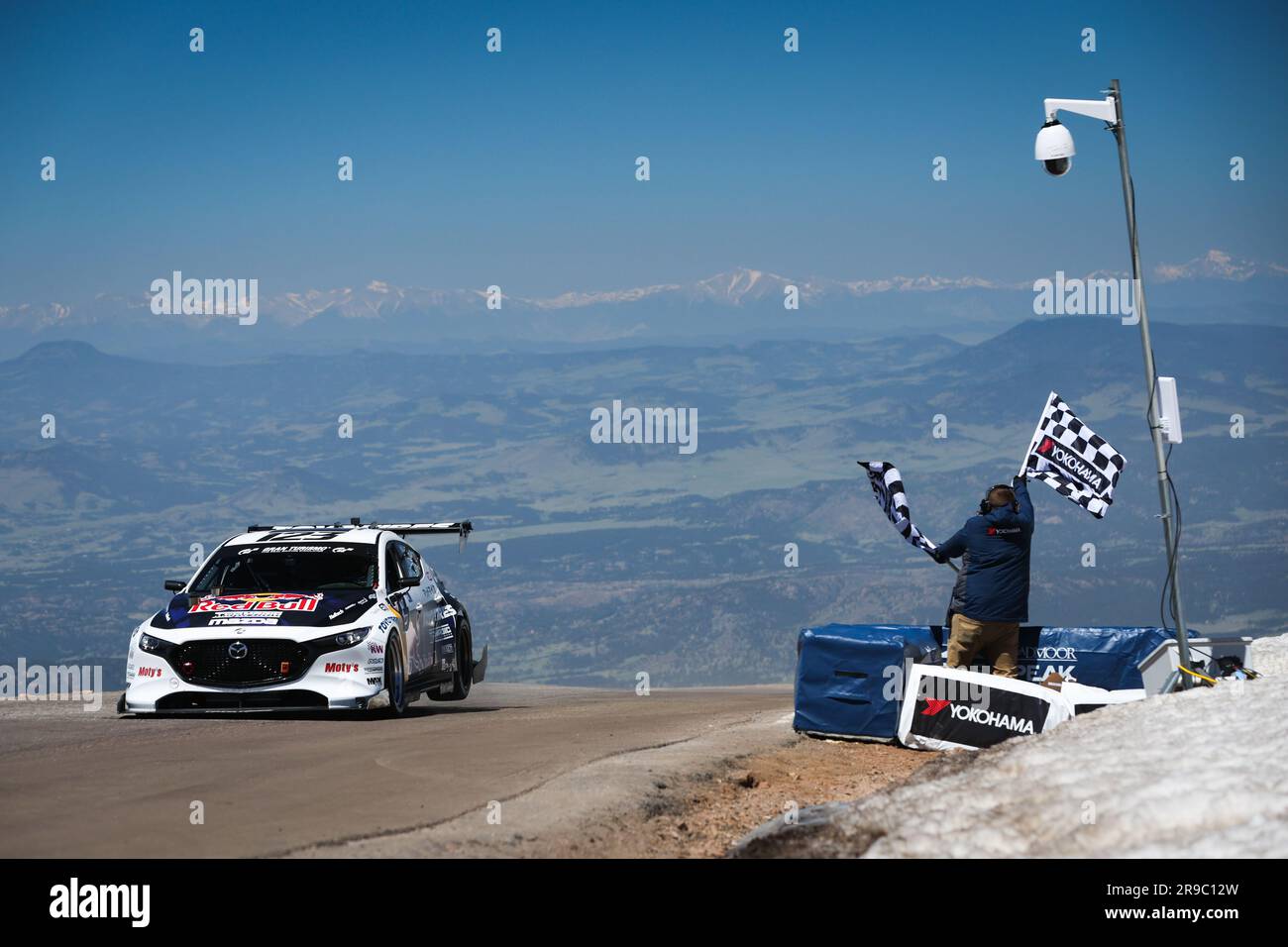 Michael Whiddett (NZL), 2022 Mazda 3, Exhibition, action chequered flag, drapeau a damier, finish line, arrivee, during Pikes Peak International Hill Climb 2023, The Race to the Clouds, from June 19 to 25, 2023 in Colorado Springs, United States of America - Photo Antonin Vincent/DPPI Credit: DPPI Media/Alamy Live News Stock Photo