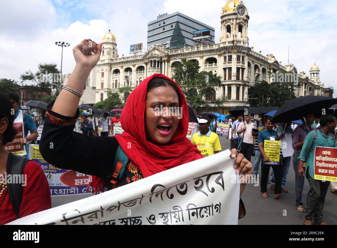 Non Exclusive: June 25,2023, Kolkata, India: State Government Employees shout slogans during a protest rally against the State Government while refusi Stock Photo