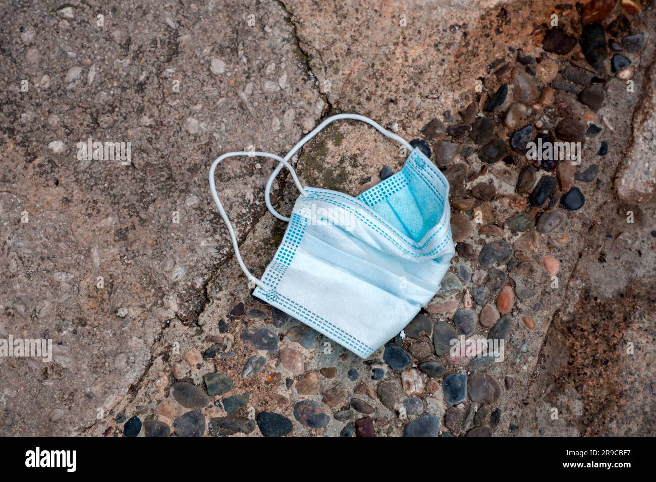 Single use surgical mask waste hi-res stock photography and images - Alamy