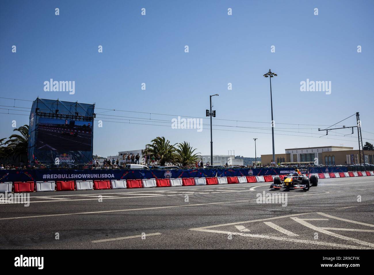 Lisbon, Portugal. 25th June, 2023. The British David Coulthard drives the formula 1 car - RB7 during the first edition of the Red Bull Showrun in Lisbon. (Photo by Henrique Casinhas/SOPA Images/Sipa USA) Credit: Sipa USA/Alamy Live News Stock Photo