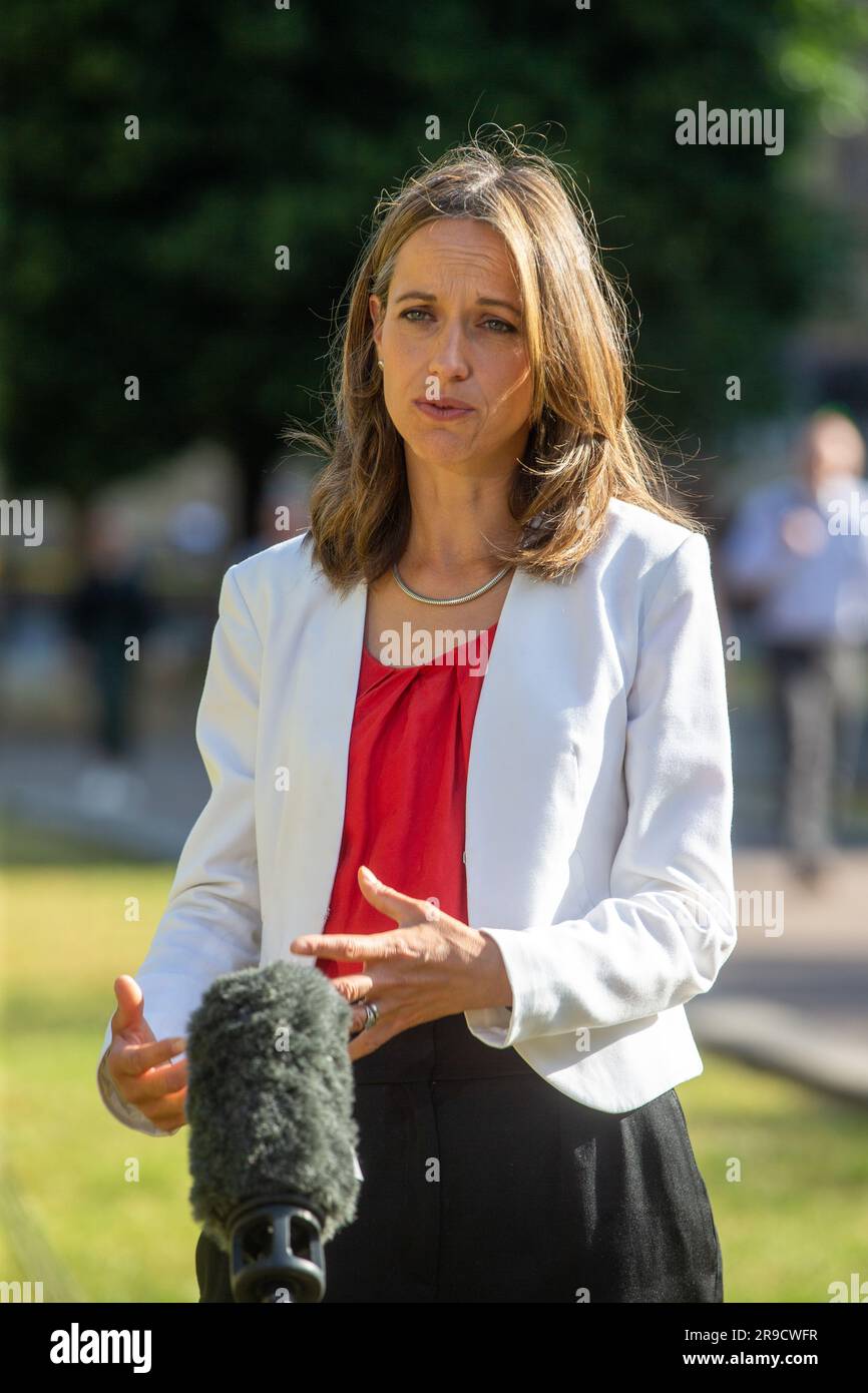 Helen Whately Hi res Stock Photography And Images Alamy helen-whately-hi-res-stock-photography-and-images-alamy