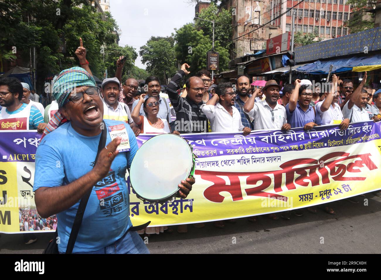 Kolkata, India. 25th June, 2023. June 25, 2023, Kolkata, India: State Government Employees shout slogans during a protest rally against the State Government while refusing to join election duty without the central force ahead of the upcoming Panchayat Election. on June 25, 2023 in Kolkata, India. (Photo by Dipa Chakraborty/ Eyepix Group/Sipa USA) Credit: Sipa USA/Alamy Live News Stock Photo