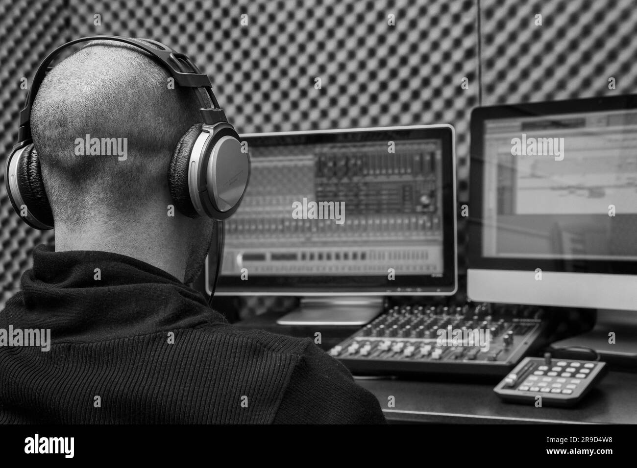 Studio live session Black and White Stock Photos & Images - Alamy