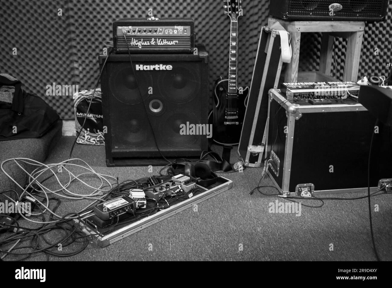 Musicians on Live Session Black and White Stock Photo - Alamy