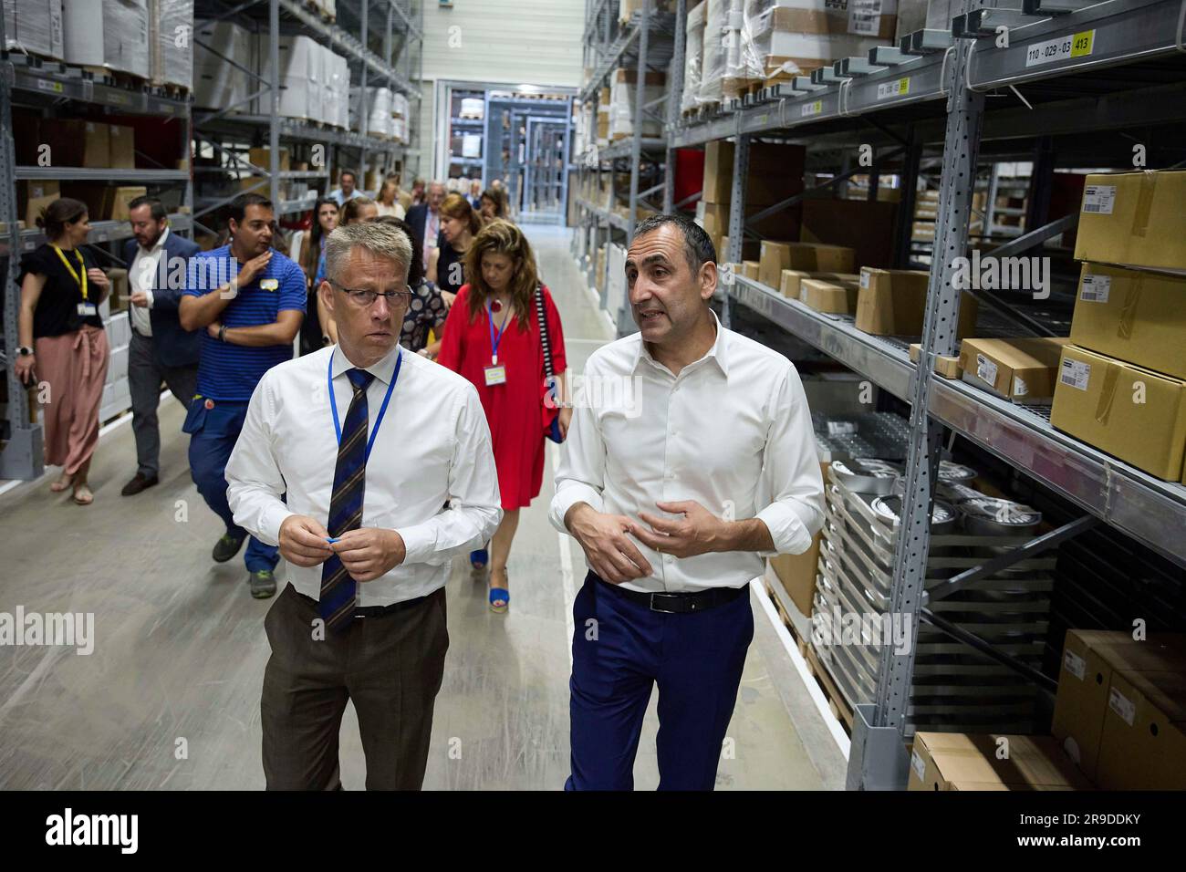 The Swedish ambassador to Spain, Teppo Tauriainen (left), and the CEO of  Ikea in Spain, Nurettin Acar (right), visit Ikea's new logistics center on  the day of its inauguration in San Sebastián