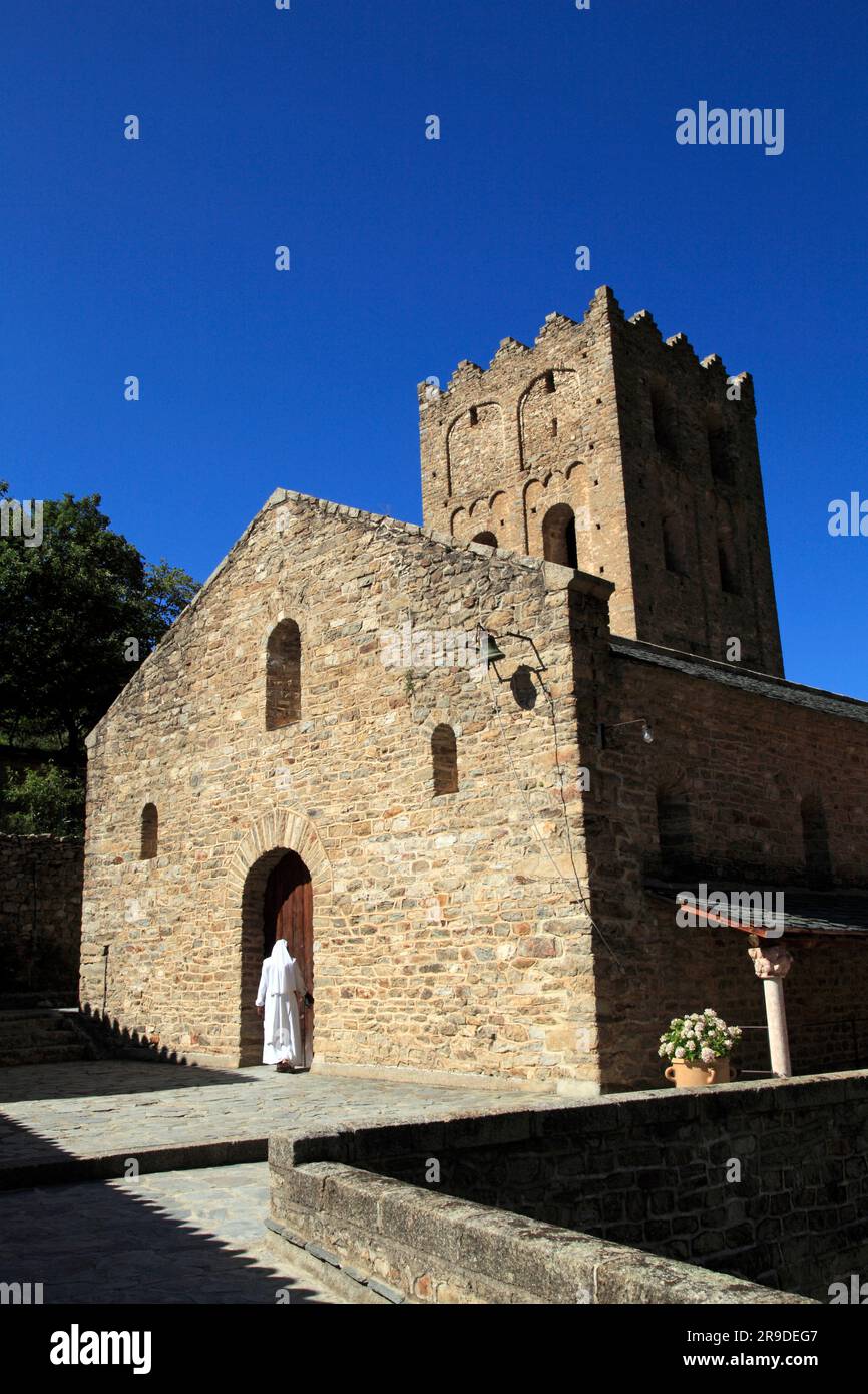 The abbey church. Saint-Martin-du-Canigou Abbey. Community of the Beatitudes. Casteil, Pyrenees-Orientales, France Stock Photo