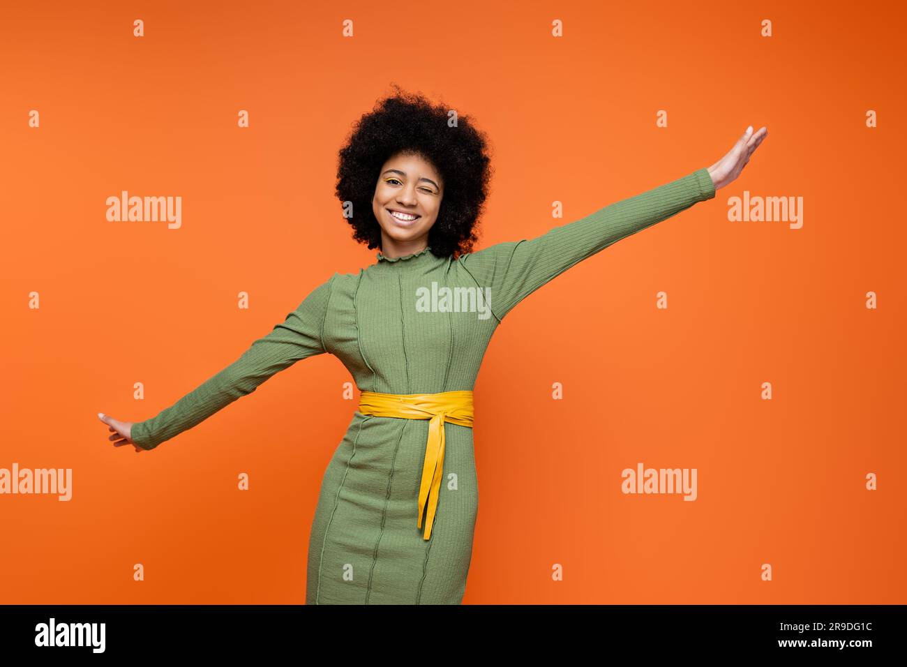 African american teen girl standing hi-res stock photography and images ...