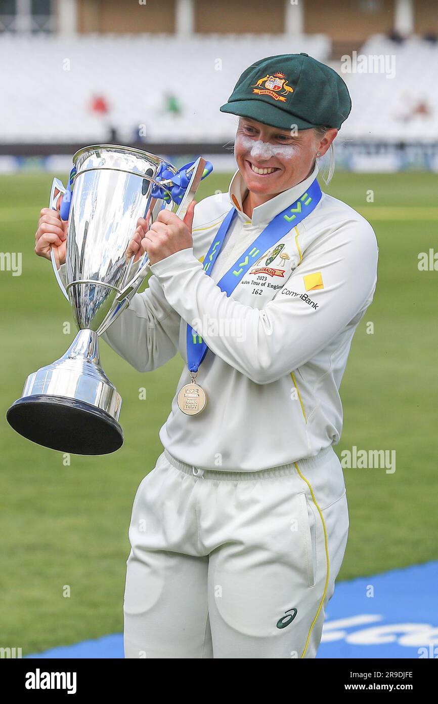 Alyssa Healy of Australia with the trophy after the Metro Bank Women's Ashes 2023 match Day 5 England vs Australia at Trent Bridge, Nottingham, United Kingdom, 26th June 2023  (Photo by Gareth Evans/News Images) Stock Photo