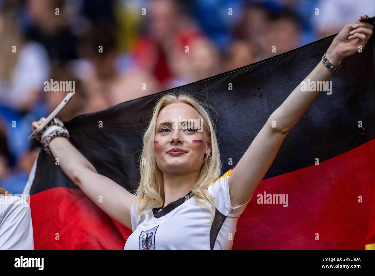 Gelsenkirchen, Veltins Arena, 20.06.23 Female fan with german flag