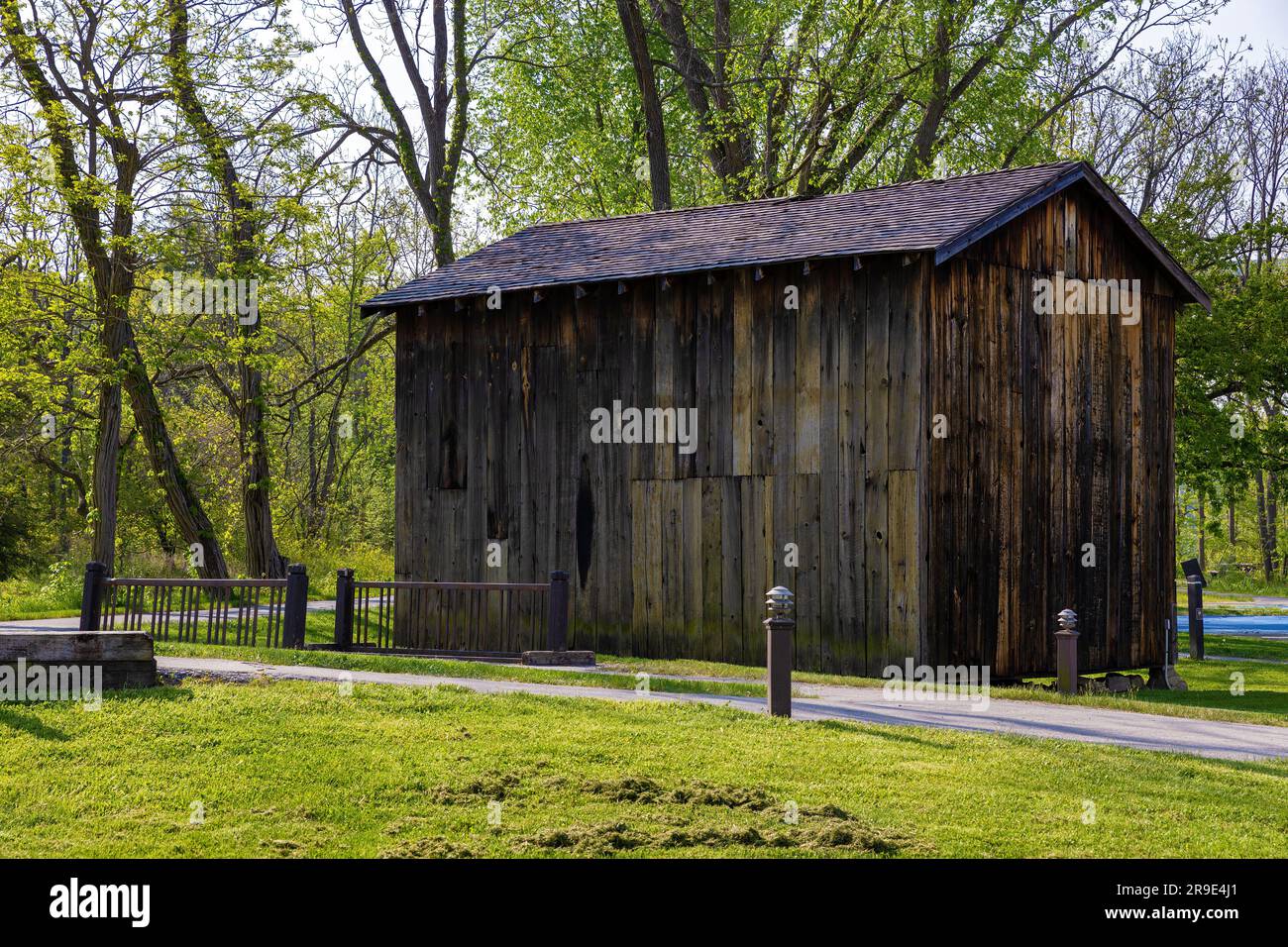 Old barn along a pathway at Boston Mill Visitor Center in Penisula, Ohio, USA Stock Photo