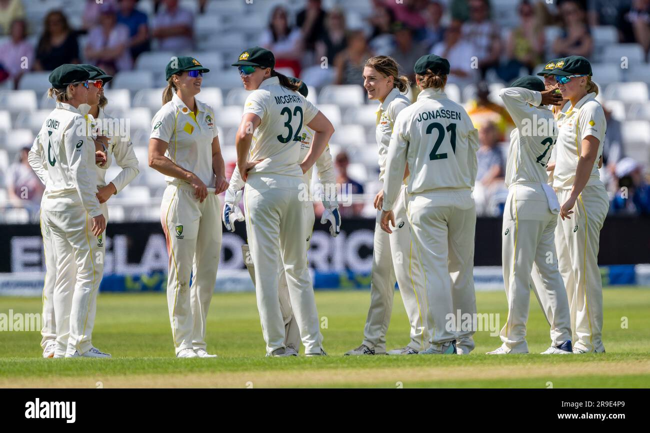 Amazing Australia V England: Ashes Third Test, Day Two – Live Artwork for Your Screen Amazing Australia V England: Ashes Third Test, Day Two – Live Artwork for Your Screen