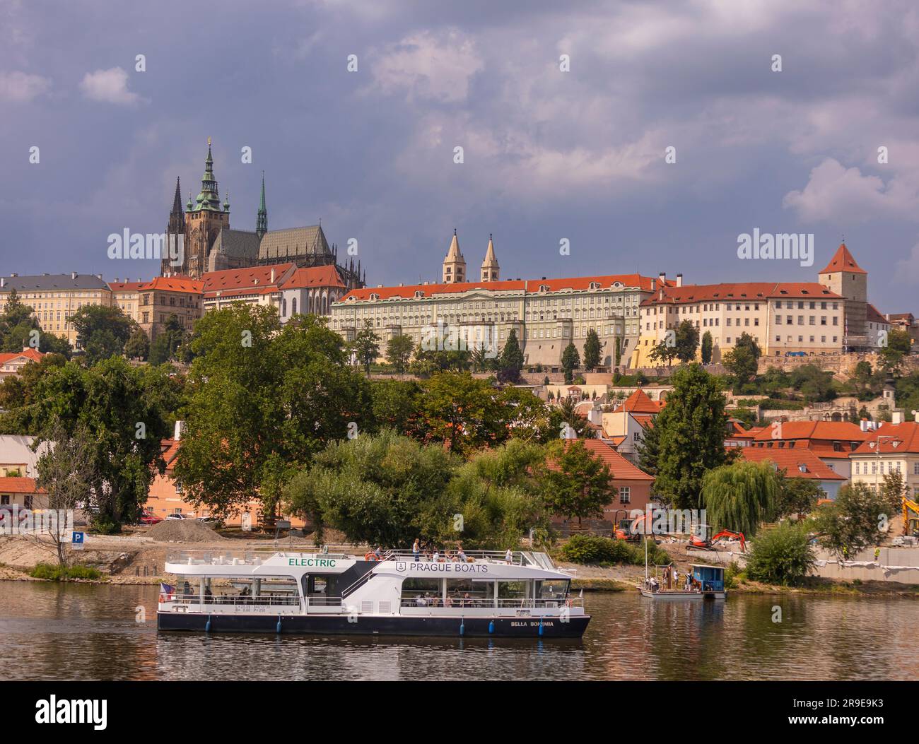 PRAGUE, CZECH REPUBLIC, EUROPE - Boat cruise on Vltava River. St Vitus Cathedral, above left, and Prague Castle. Stock Photo