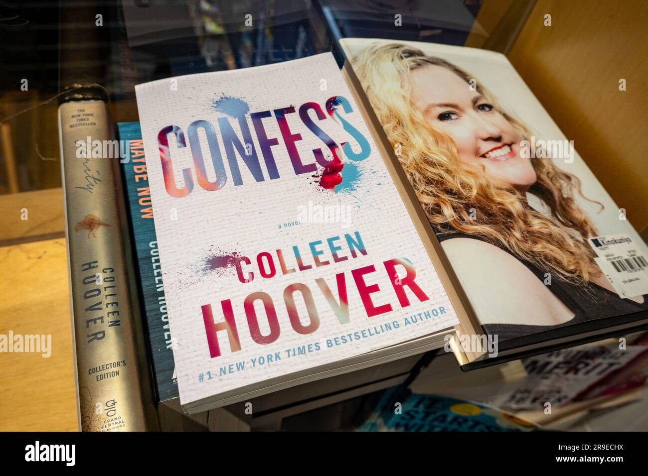 Colleen hoover hi-res stock photography and images - Alamy
