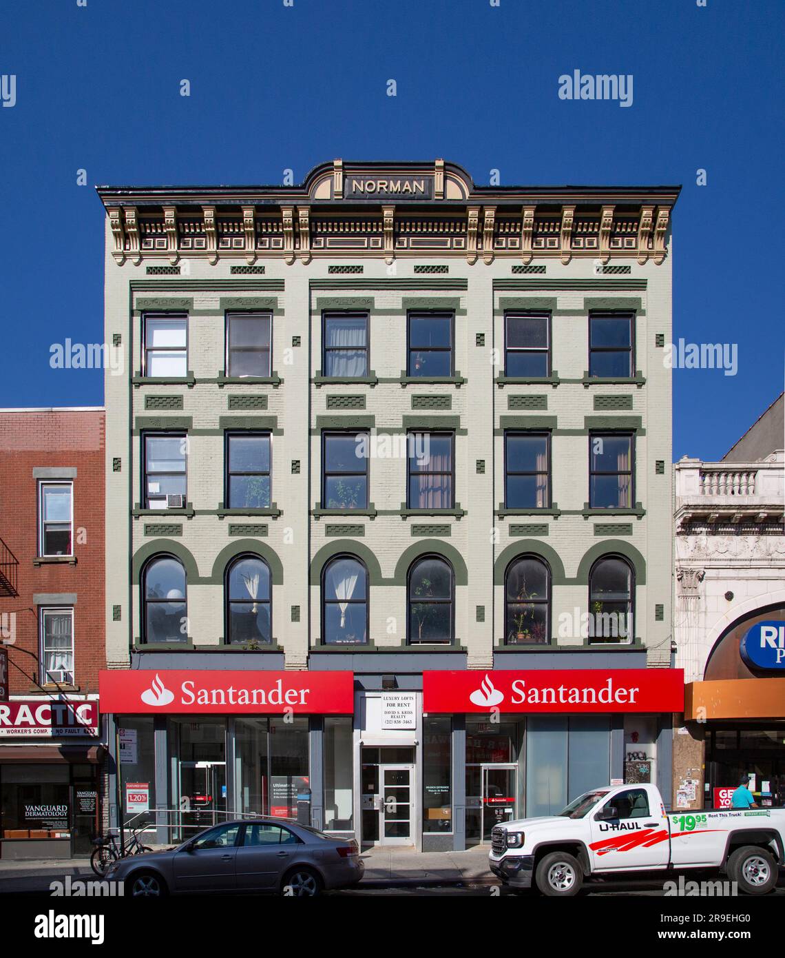 Norman, a four-story apartment building at 717 Manhattan Avenue in ...