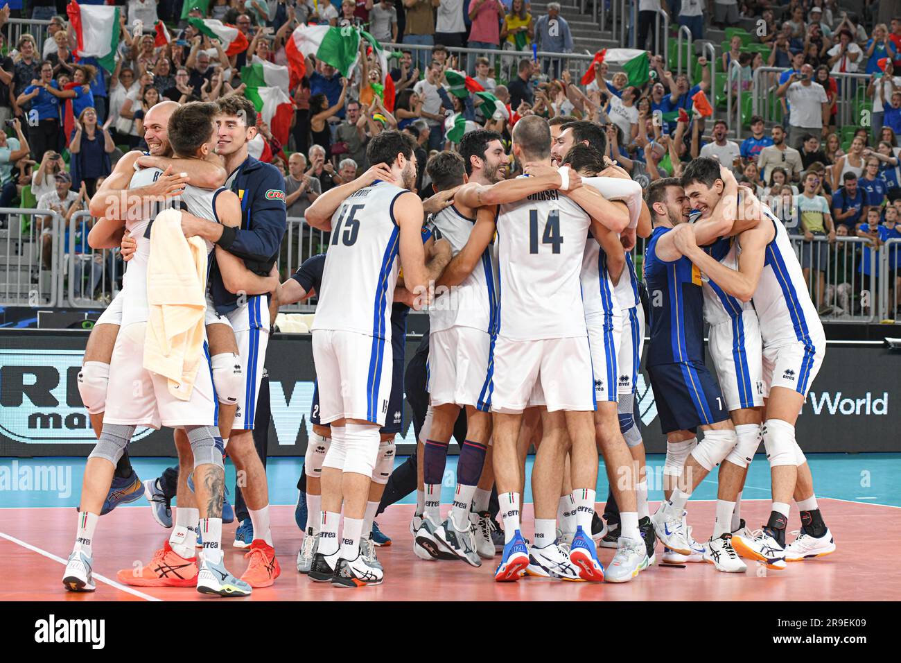 Italy celebrating the win over France. Volleyball World Championship 2022  Stock Photo - Alamy