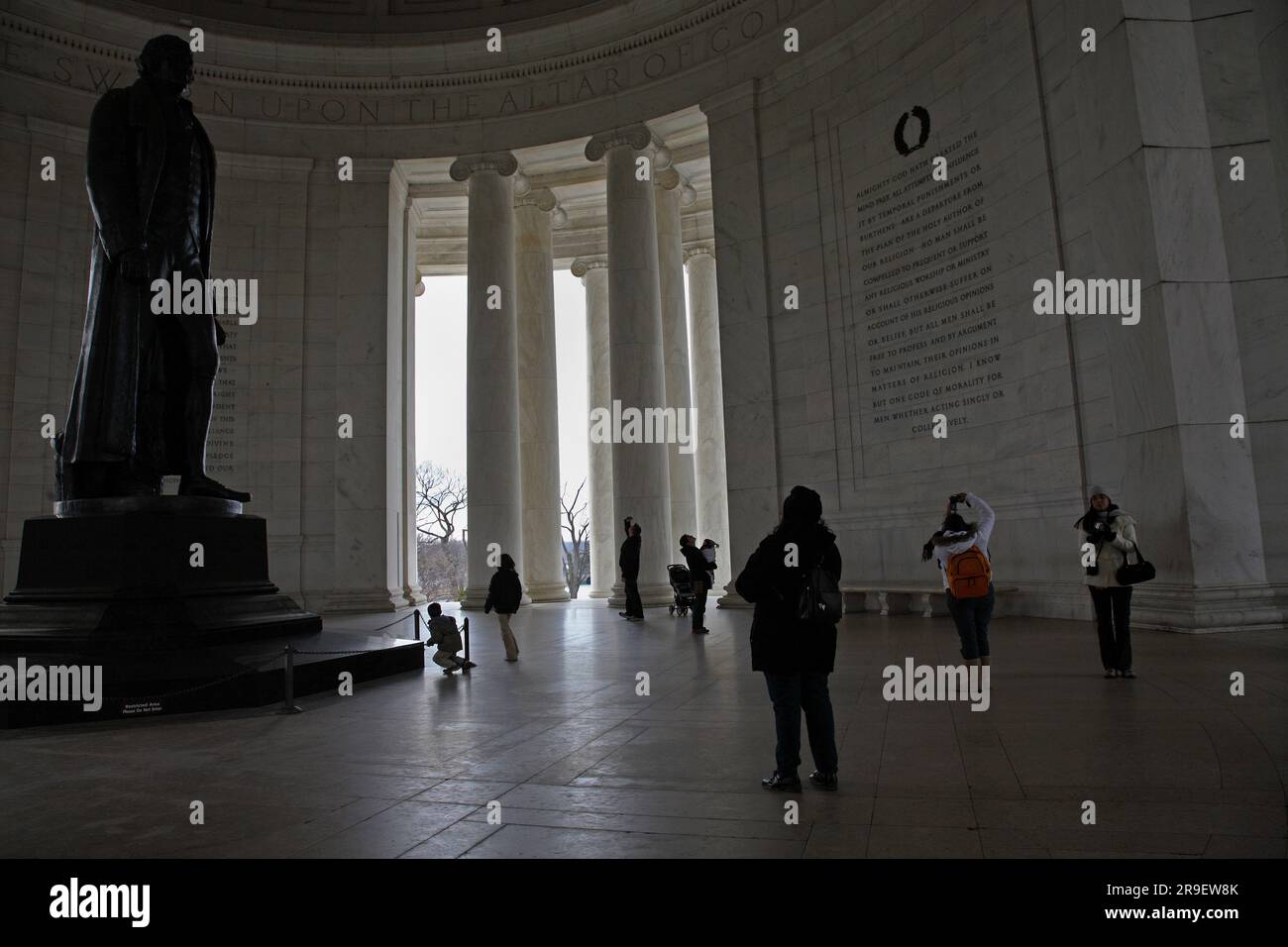 Tourists visiting the Jefferson Memorial. Thomas Jefferson was the third President of the United States, from 1801 - 1809. Washington DC, USA Stock Photo