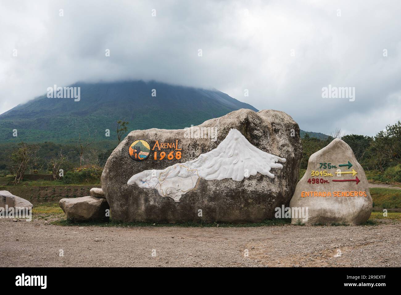 Sign at the entrance to volcano arenal national park Stock Photo - Alamy