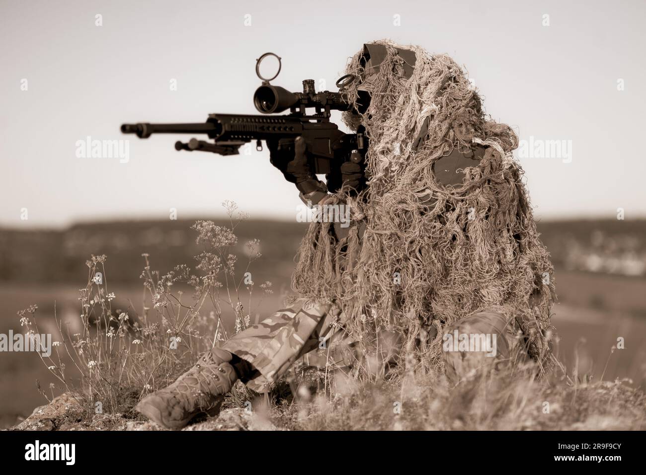 Sniper ghillie suit hi-res stock photography and images - Alamy