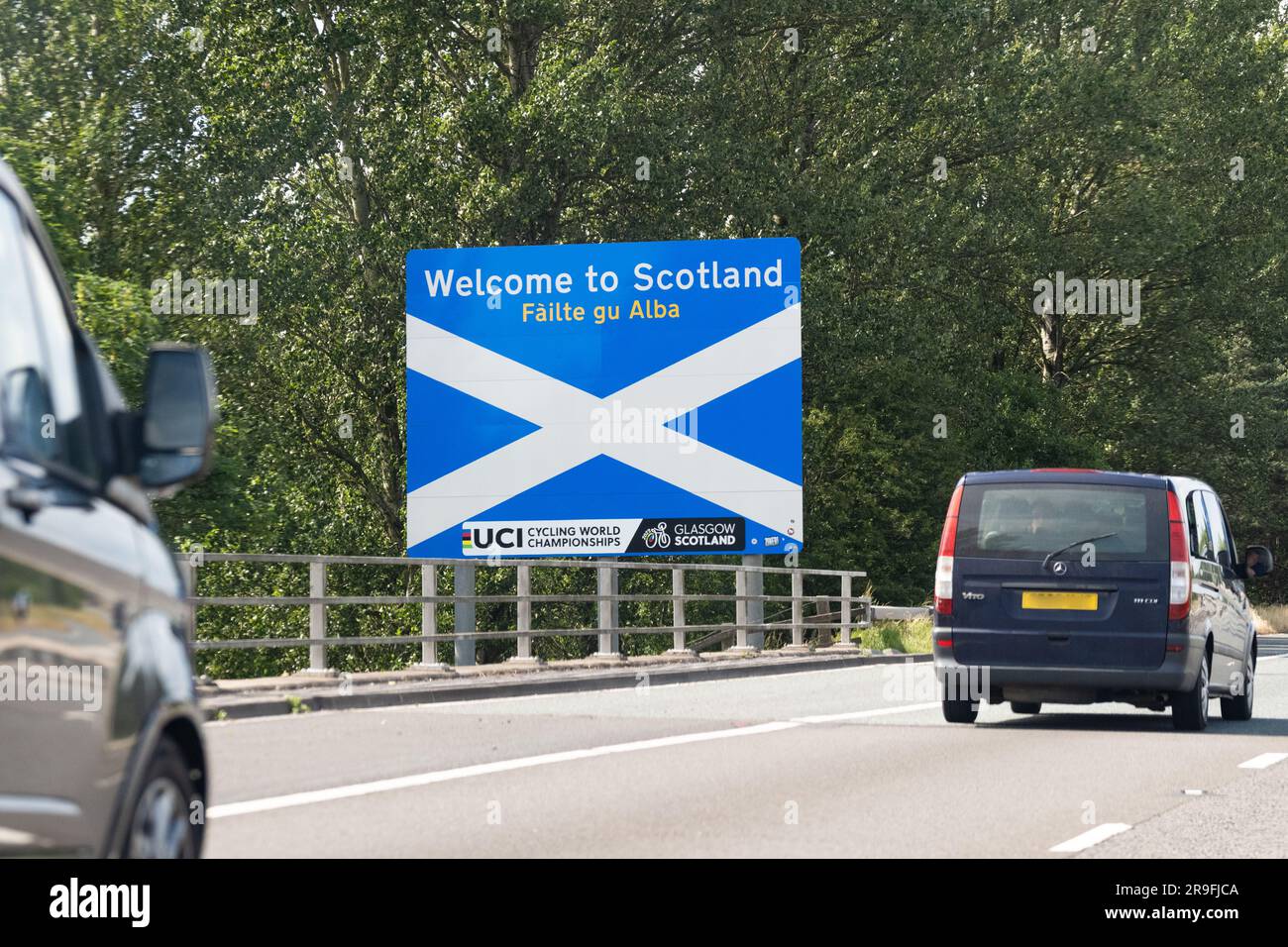 to Scotland sign with UCI Cycling World Championships Glasgow