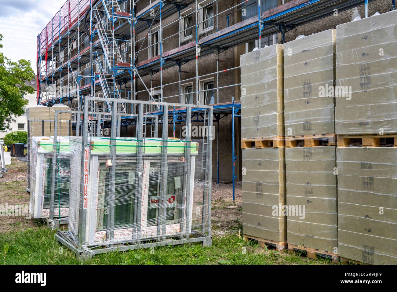 Energy renovation of a multifamily house, thermal insulation, new