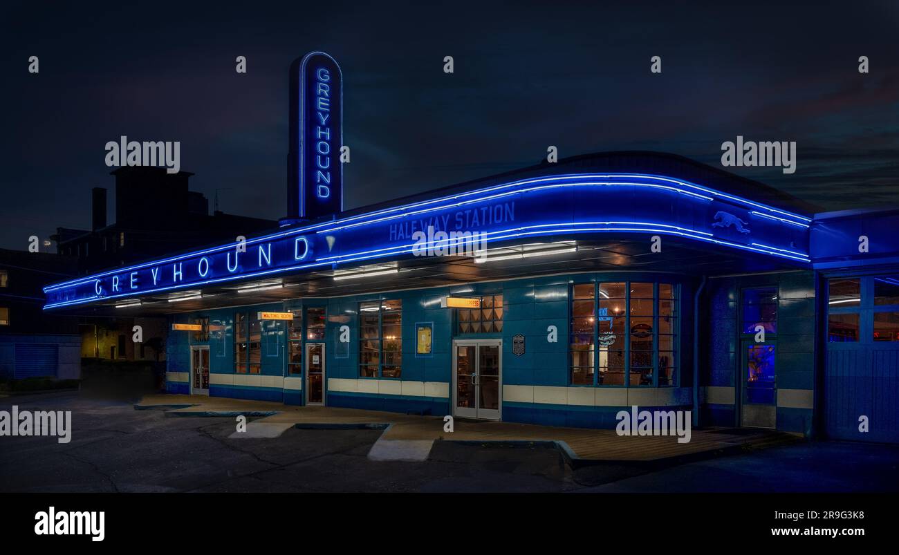 Greyhound bus station hires stock photography and images Alamy