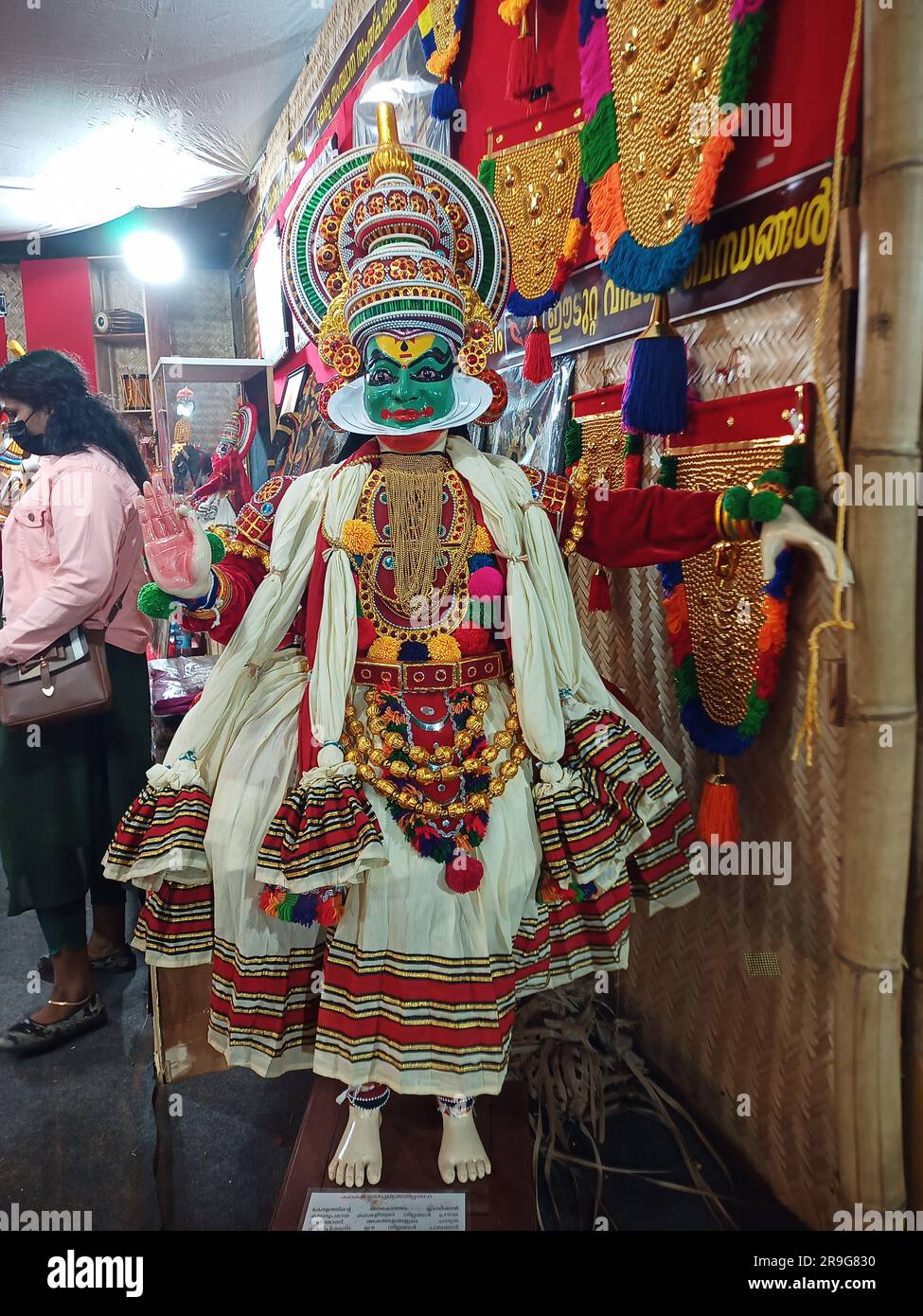 kathakali,kathakali artisrt,kerala kathakali,kathakali artform,kerala