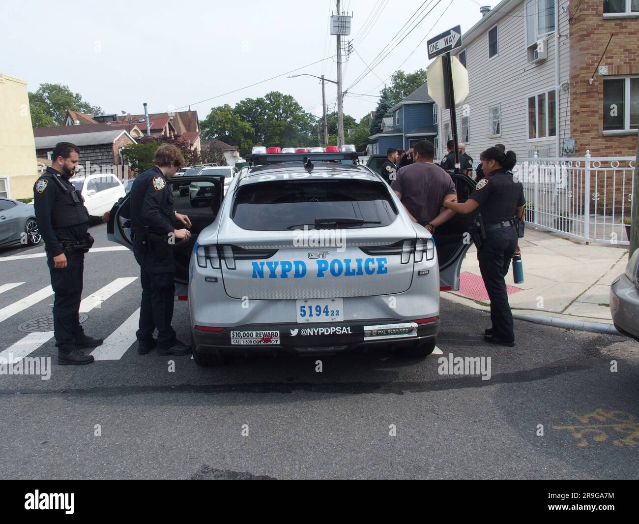 New York, New York, USA. 26th June, 2023. Sheepshead Bay New York, New York City Police Officers from the 61st. precinct and officers from PSA 1( Police service area) with the aid of the Aviation unit track down 2 alleged car thieves after a brief chase. (Credit Image: © Bruce Cotler/ZUMA Press Wire) EDITORIAL USAGE ONLY! Not for Commercial USAGE! Stock Photo