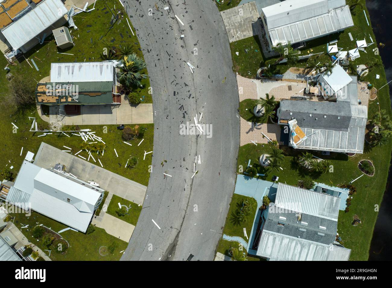Severely damaged by hurricane Ian houses in Florida mobile home ...