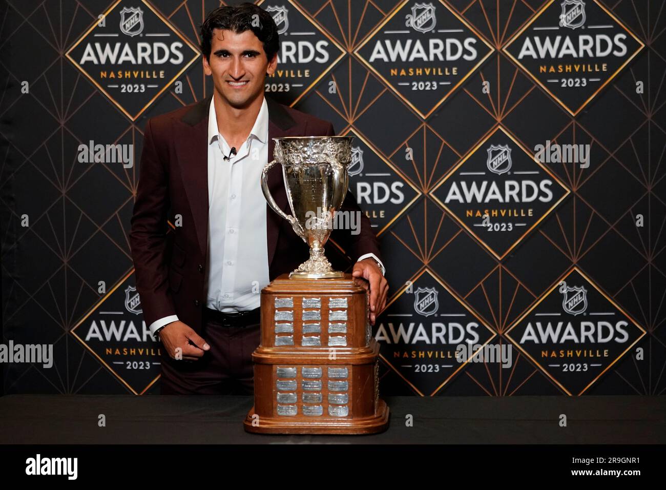 Matty Beniers wins Calder Trophy