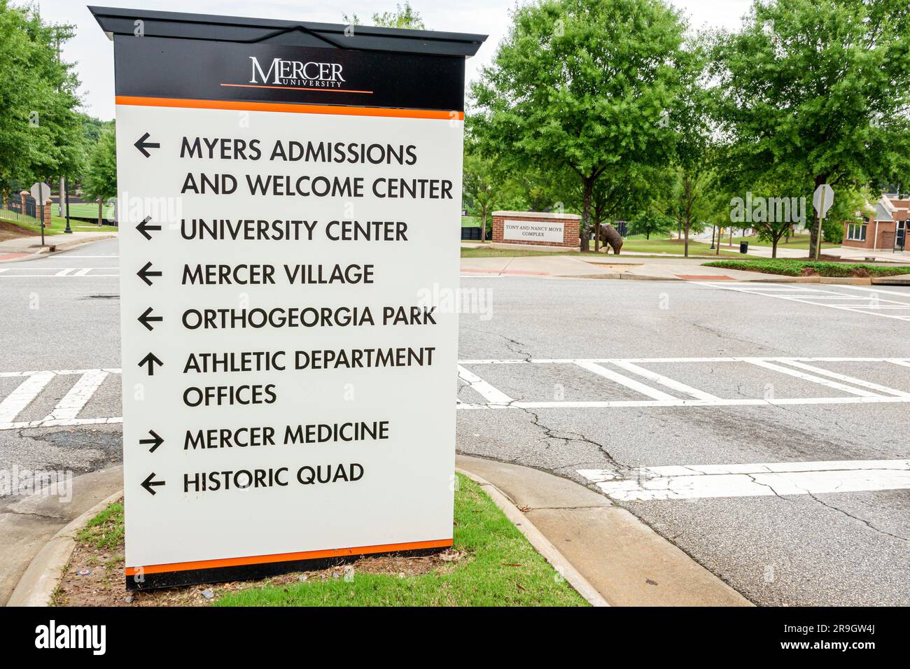 Macon Georgia,Mercer University school campus private research,entrance sign arrows directional Stock Photo