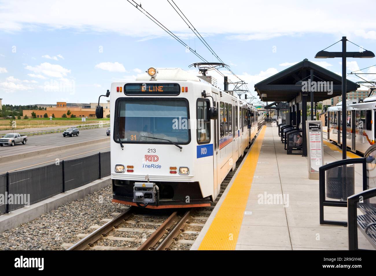 Train platform cars traffic station hi-res stock photography and images ...