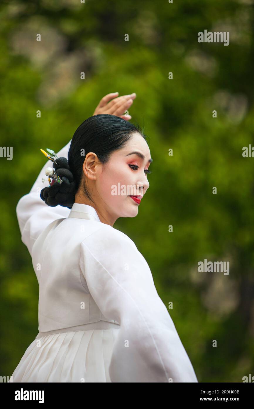 Traditional folk dancer at Korean Festival at the Getty Center in Los Angeles, CA Stock Photo