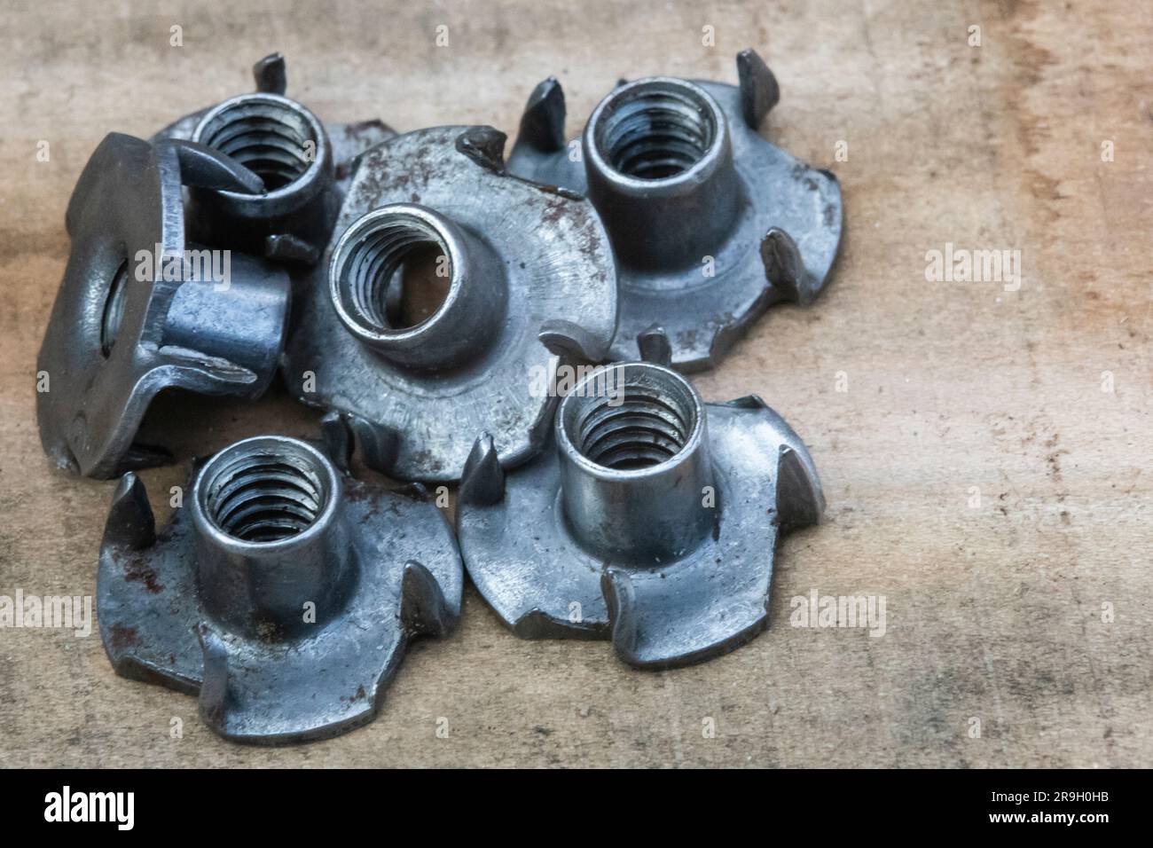 T nut, tee nut, blind nut, flush fitting, pronged nut, used to mount