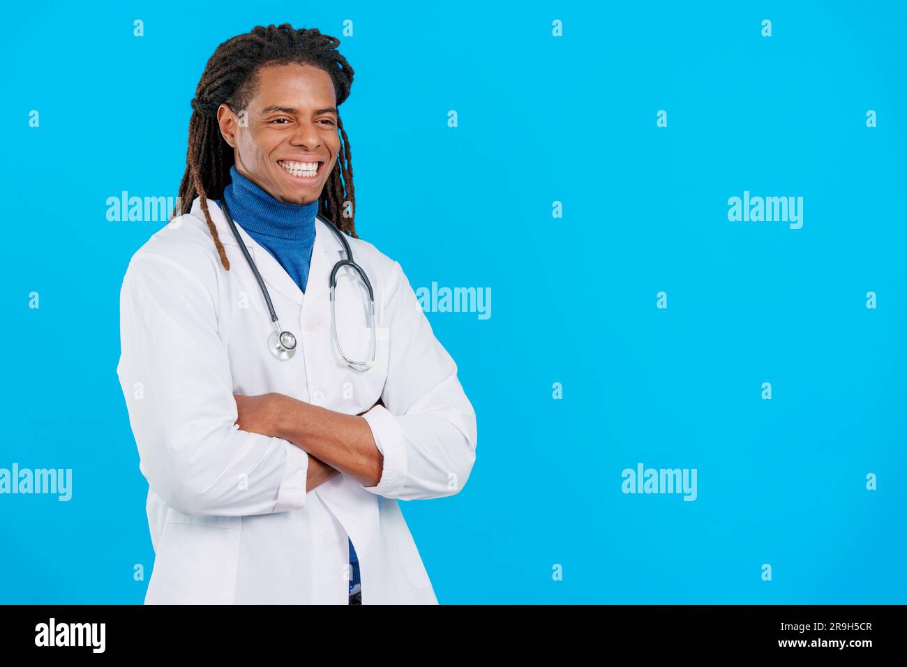 Blue doctor uniform man not stethoscope hi-res stock photography and ...