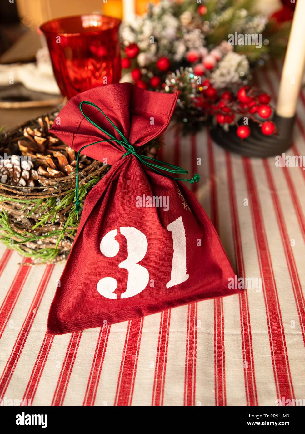 Last thread hi-res stock photography and images - Alamy