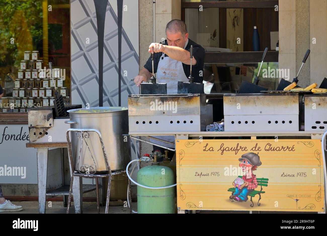 Quarre de Chocolat is an extremely popular waffle outlet in the village of Quarre les Tombes - expect a 1000 ft line and an hour wait, Yonne FR Stock Photo