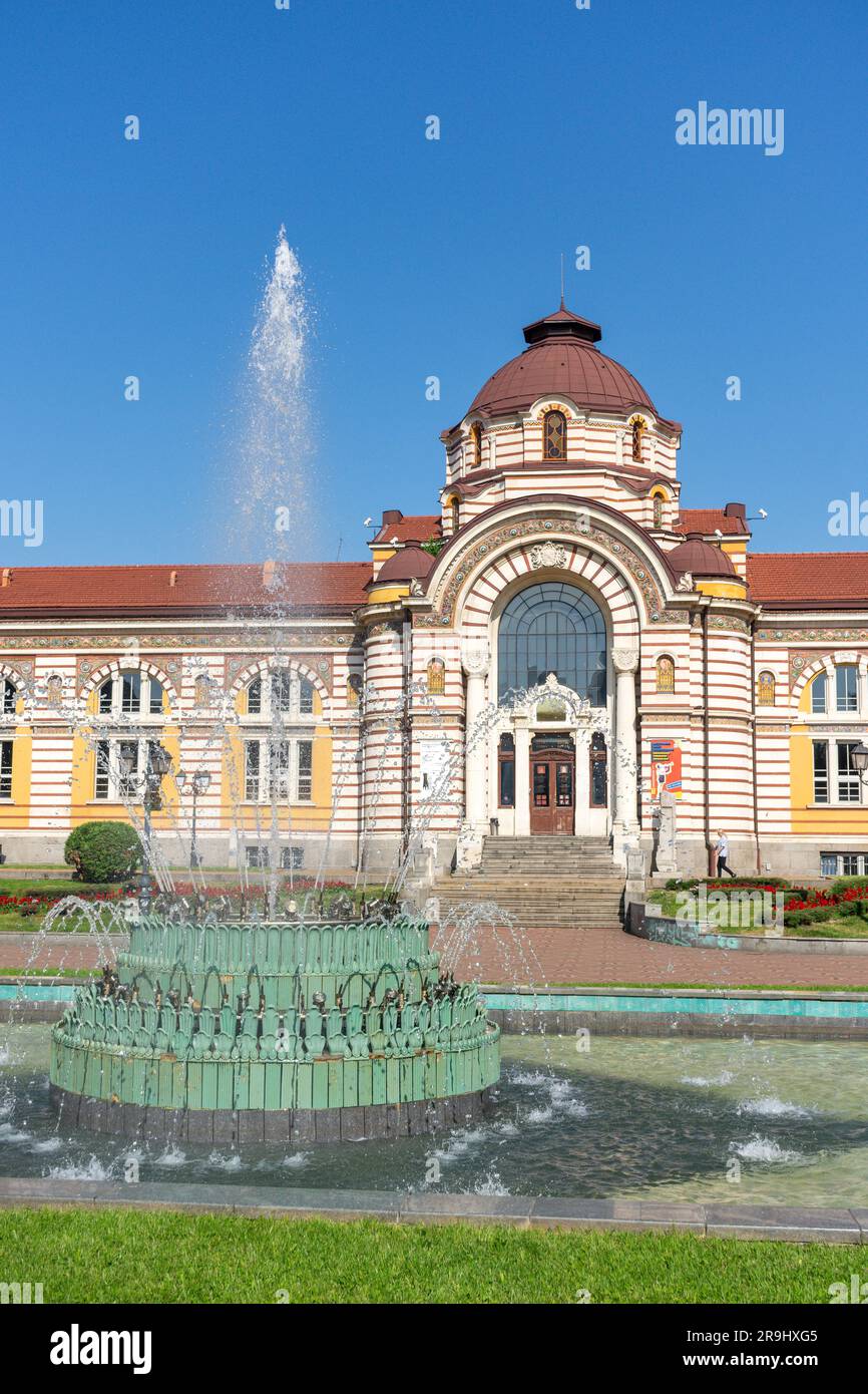 Central Mineral Baths and Fountain, Tsentralna Banya Park, City Centre, Sofia, Republic of Bulgaria Stock Photo