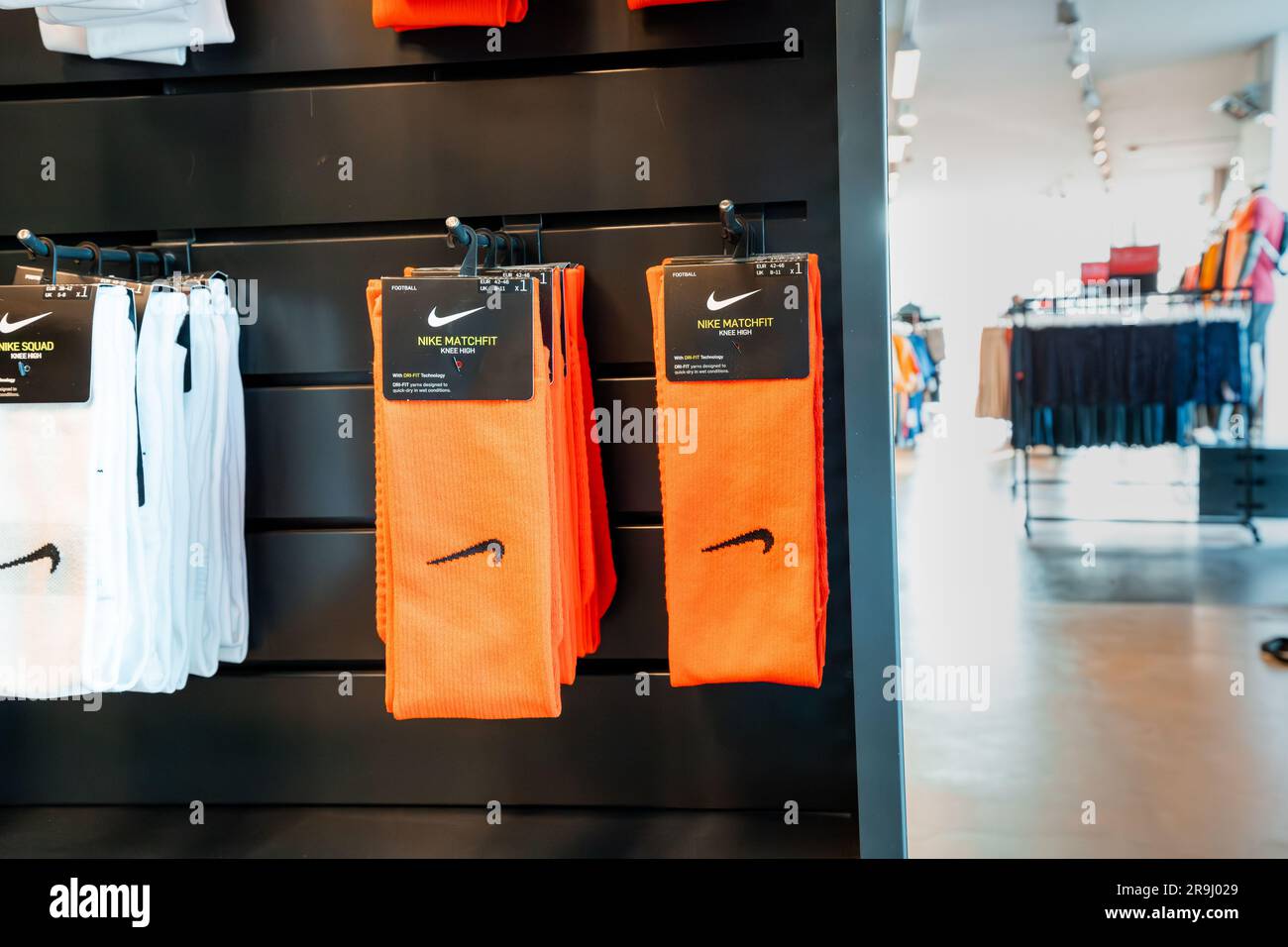 Athletic clothing store hi-res stock photography and images - Page 9 - Alamy