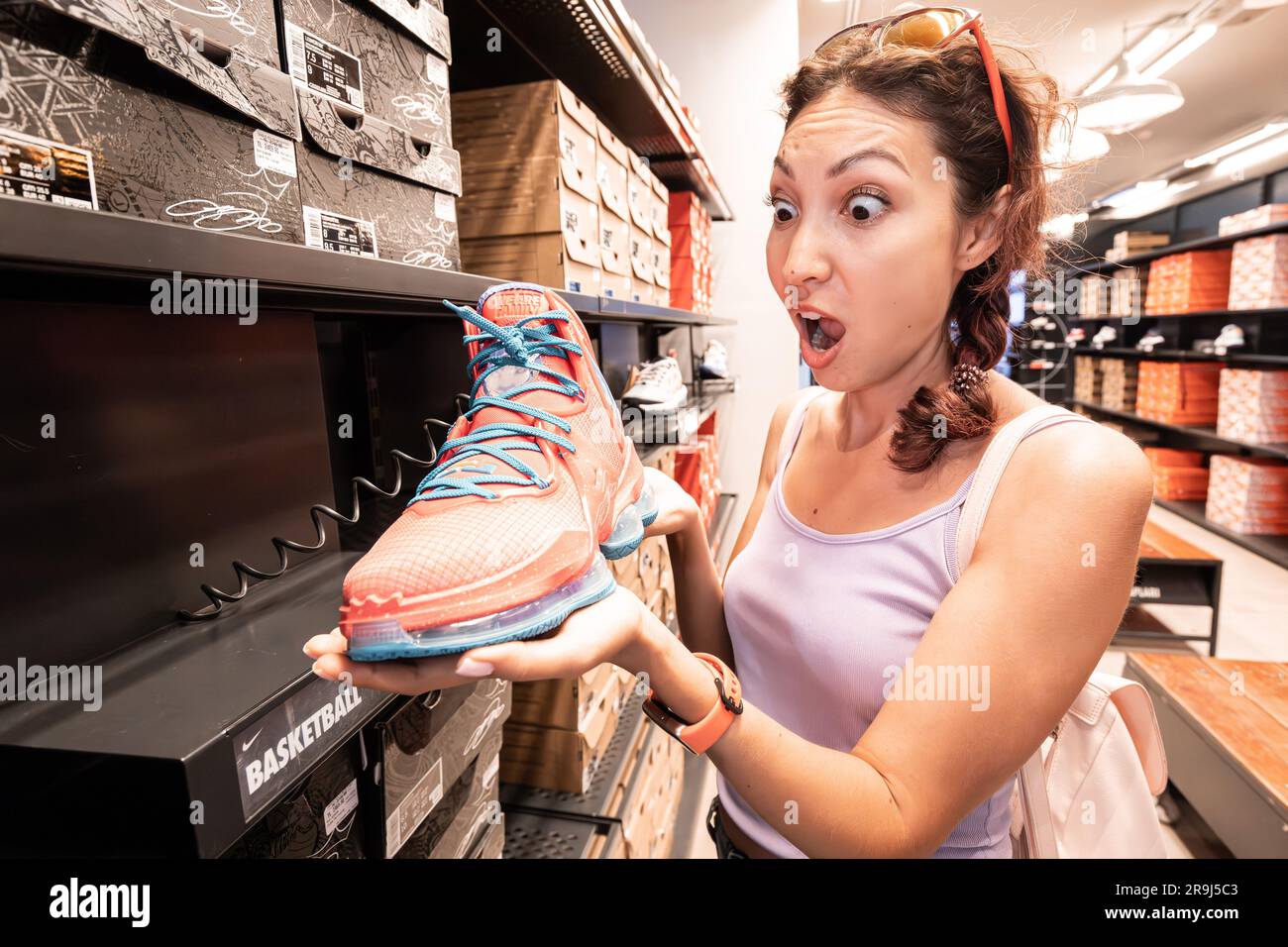 Nike store cheap availability