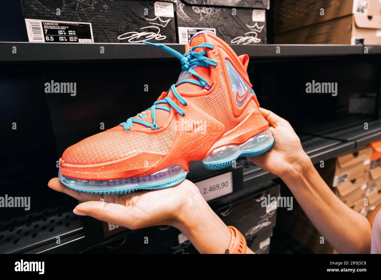 Nike and basketball hi-res stock photography and images - Alamy