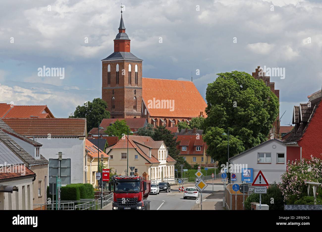 Altentreptow, Germany. 27th June, 2023. View of downtown Altentreptow, where the school of the 13-year-old girl who died after suspected drug abuse is located. After the death of the girl presumably by taking an ecstasy pill, four suspects have been arrested. According to police, they are people aged 16, 17, 17 and 37 years. Credit: Bernd Wüstneck/dpa/Alamy Live News Stock Photo