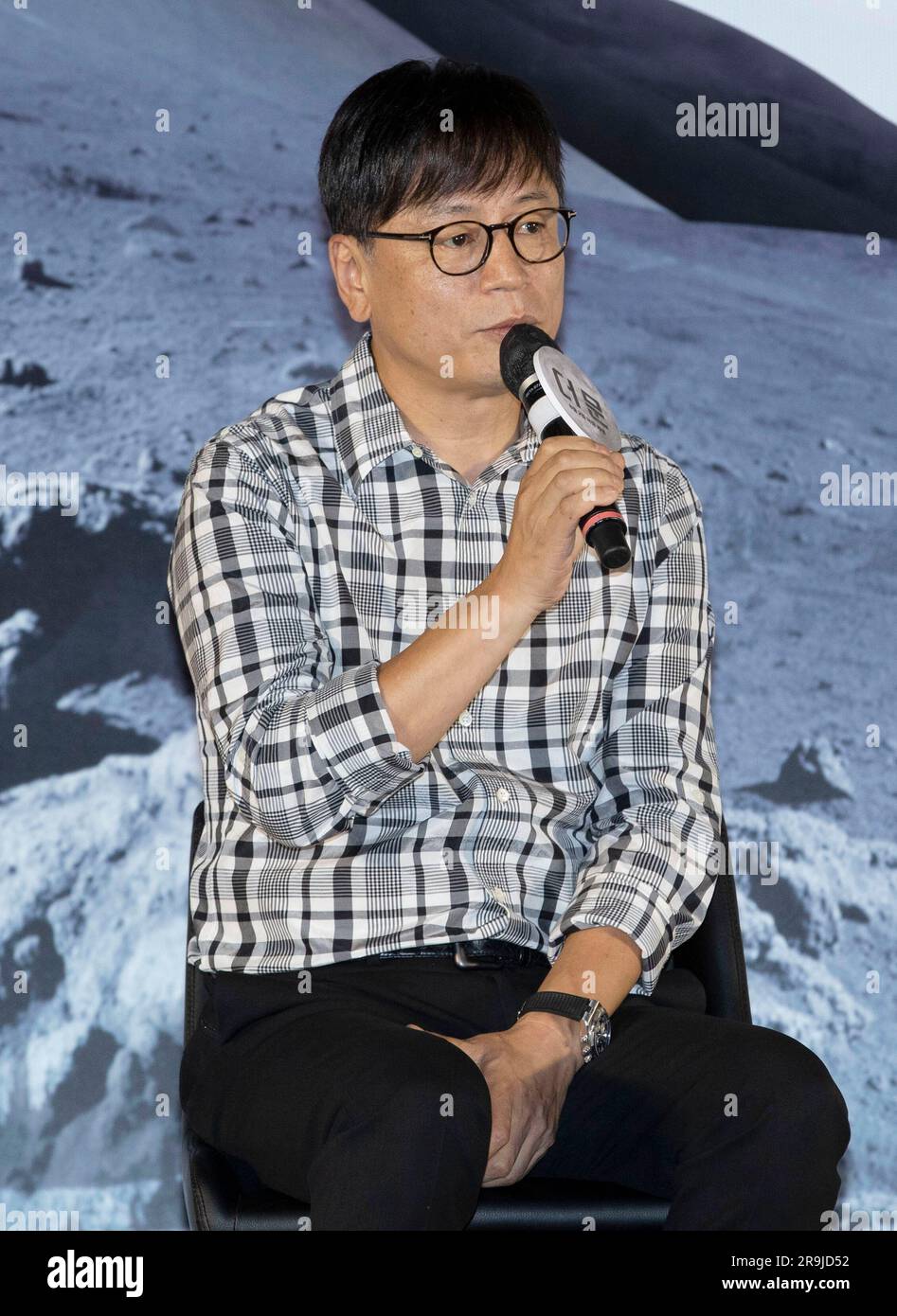 Seoul, South Korea. 27th June, 2023. South Korean director Kim Yong-hwa, photocall for the film ‘The Moon' press conference in Seoul, South Korea on Jun 27, 2023. The film will open on Agust 2. (Photo by Lee Young-ho/Sipa USA) Credit: Sipa USA/Alamy Live News Stock Photo
