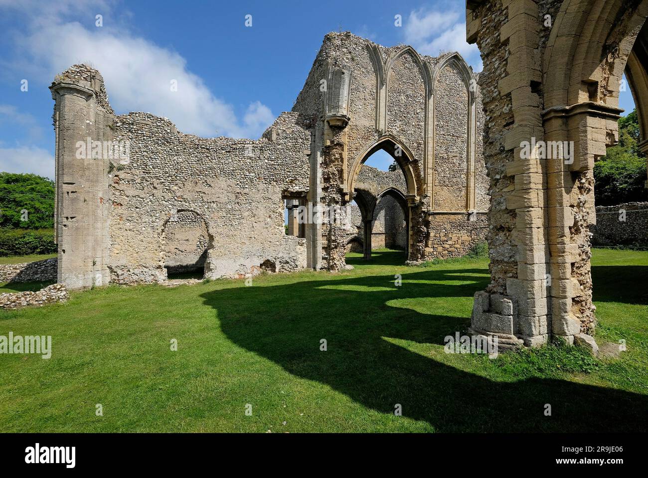 creake abbey ruins, north norfolk, england Stock Photo - Alamy