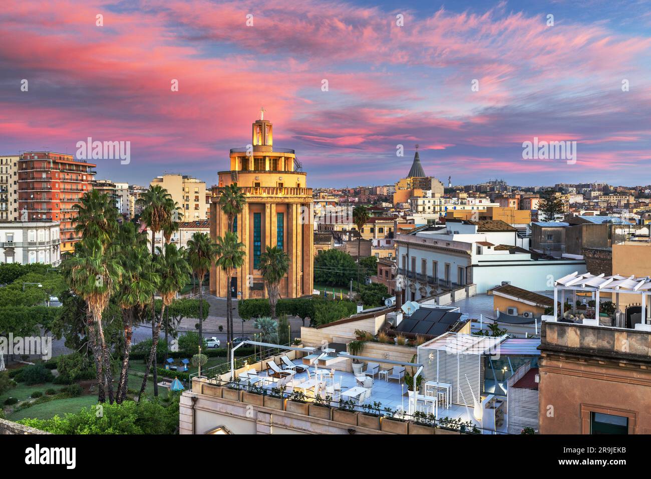 Syracuse, Sicily cityscape view at dawn Stock Photo - Alamy