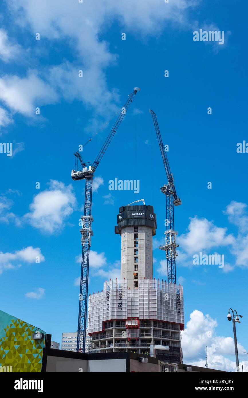 Construction of Octagon, a 155 metre high octagonal shaped building housing apartments and a hotel in the Paradise development in birmingham Stock Photo