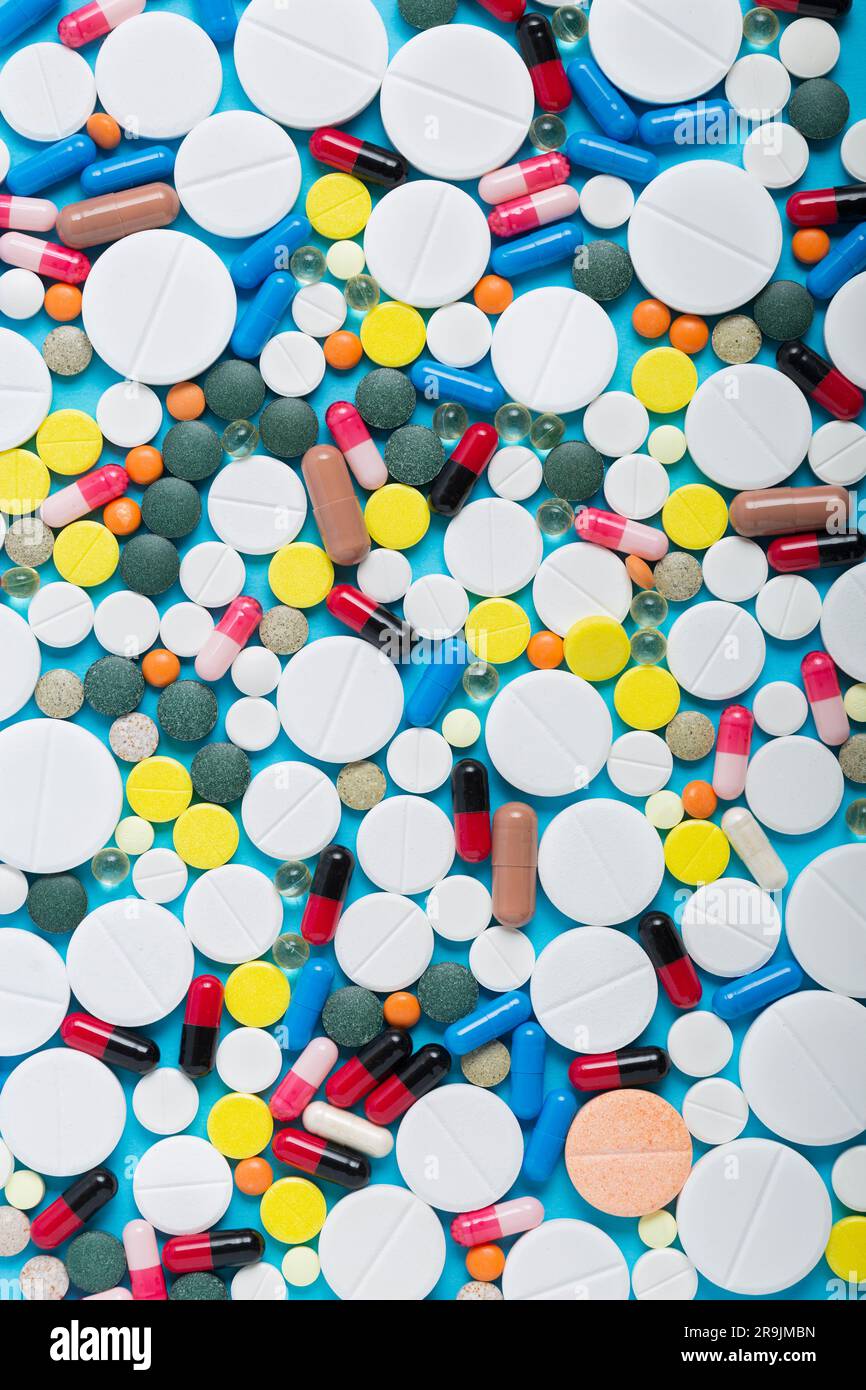 Many capsule pills top hi-res stock photography and images - Alamy